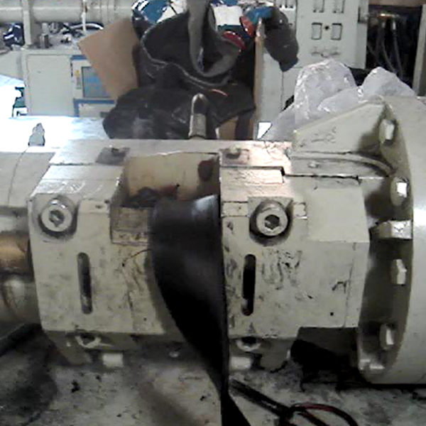 橡膠擠出機生產(chǎn)視頻