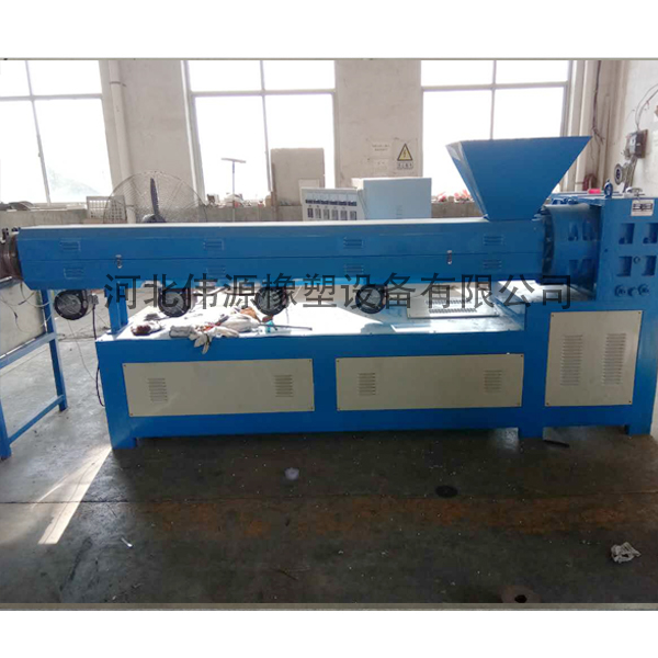 發(fā)光字邊條擠出機(jī)